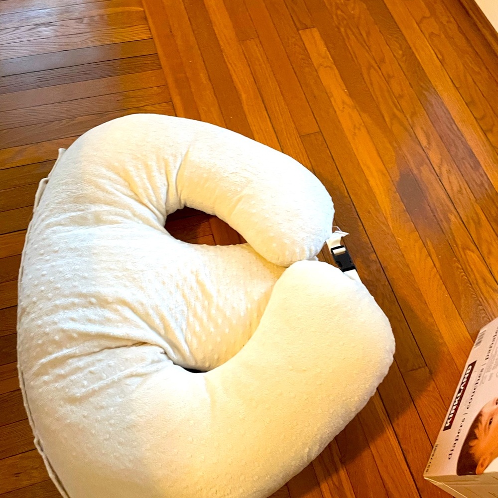 Twin Z twin nursing pillow